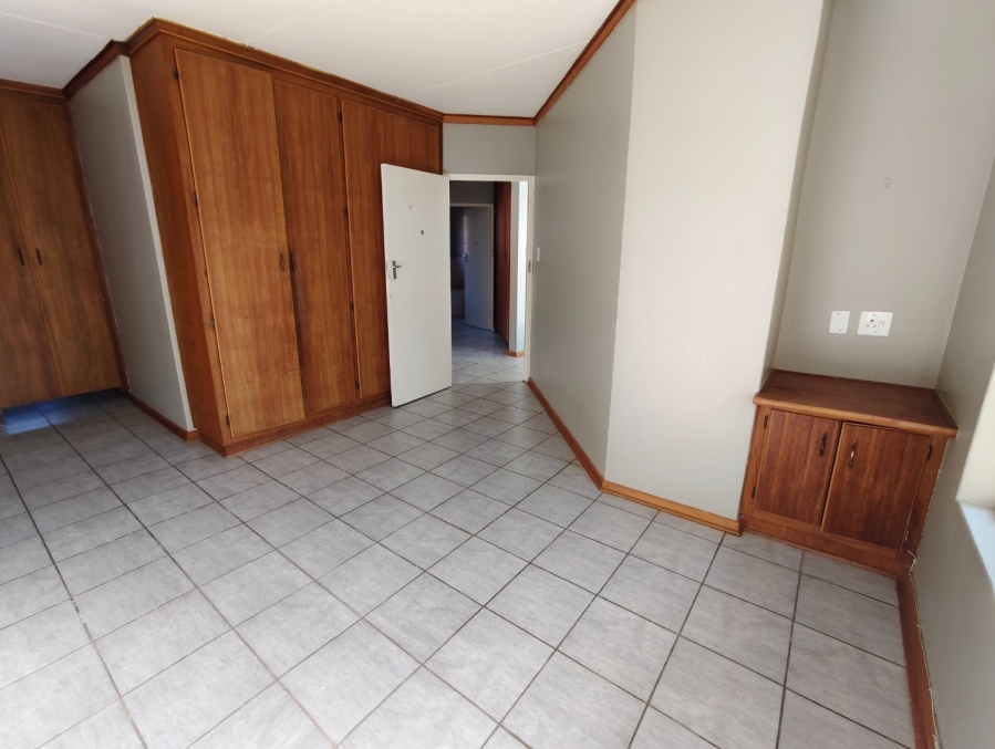 To Let 3 Bedroom Property for Rent in Langenhovenpark Free State